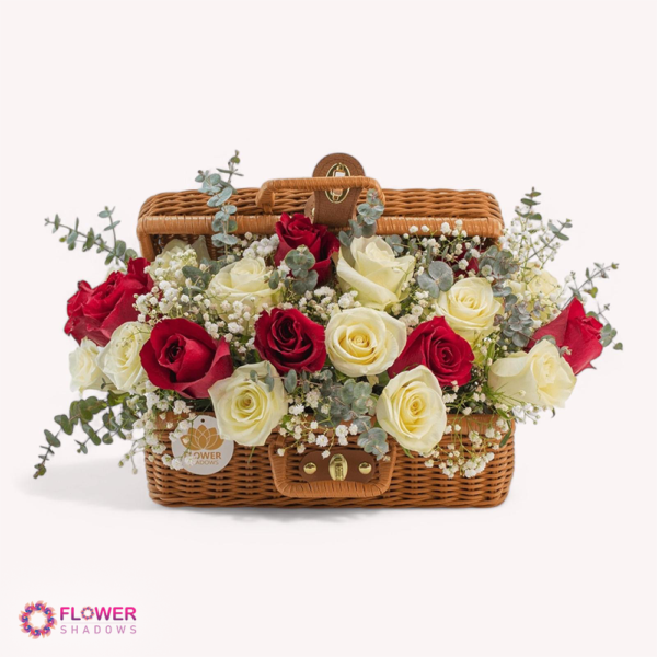 ⁦21pcs Roses | Natural Basket⁩ - الصورة ⁦2⁩