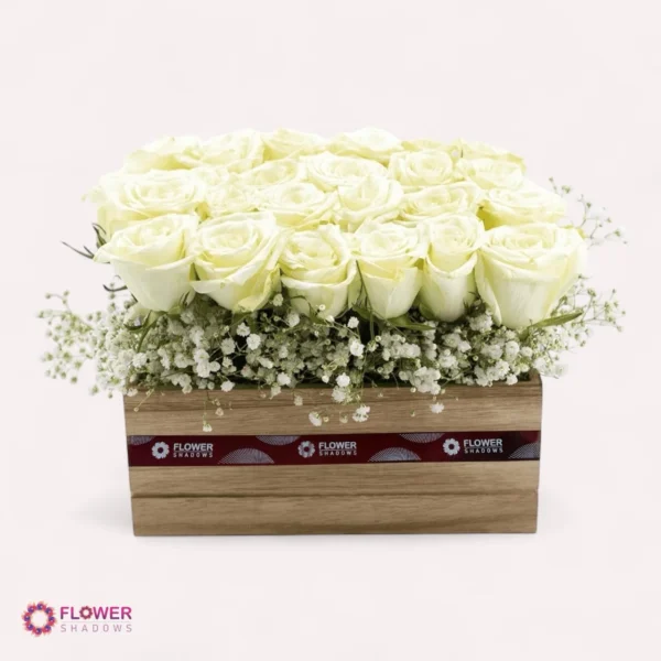 ⁦24 White Roses | Wooden Box⁩ - الصورة ⁦2⁩