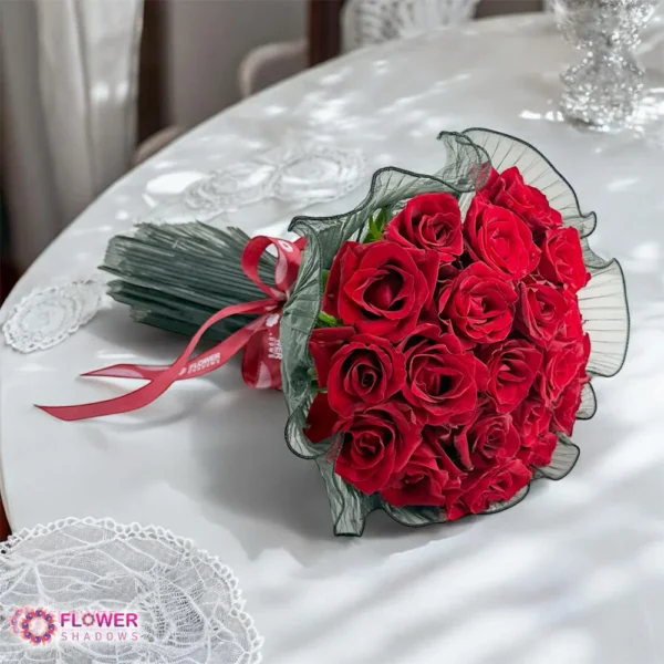 ⁦Refined Red Rose Gift⁩ - الصورة ⁦2⁩